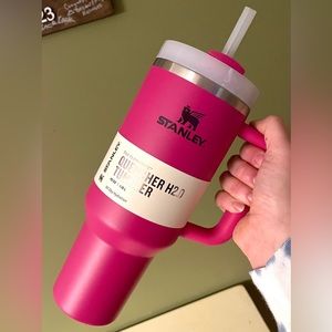 NWT Stanley Quencher H2.0 FlowState Tumbler Fuchsia 40oz